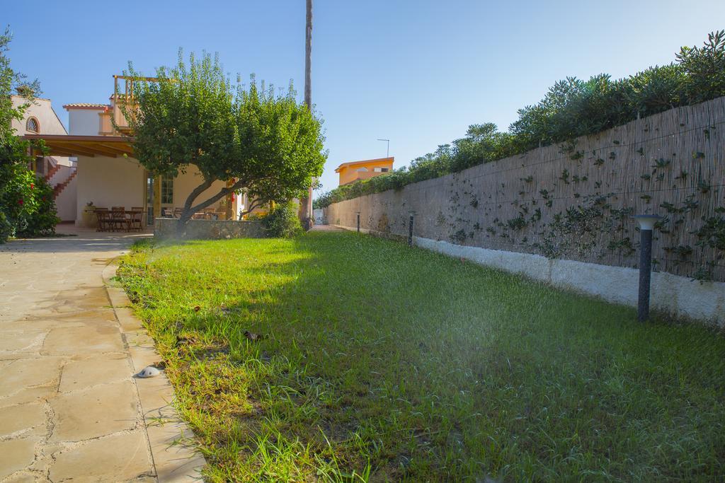 Casa Dei Carrubi Hotel Portopalo Di Capo Passero Exterior photo