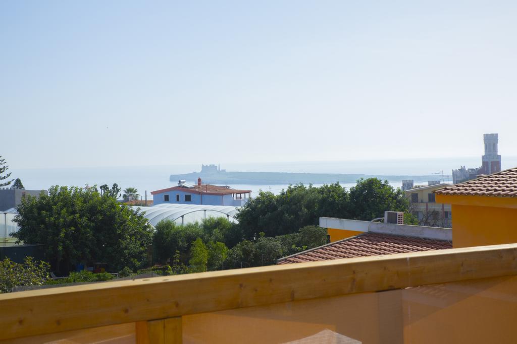 Casa Dei Carrubi Hotel Portopalo Di Capo Passero Exterior photo